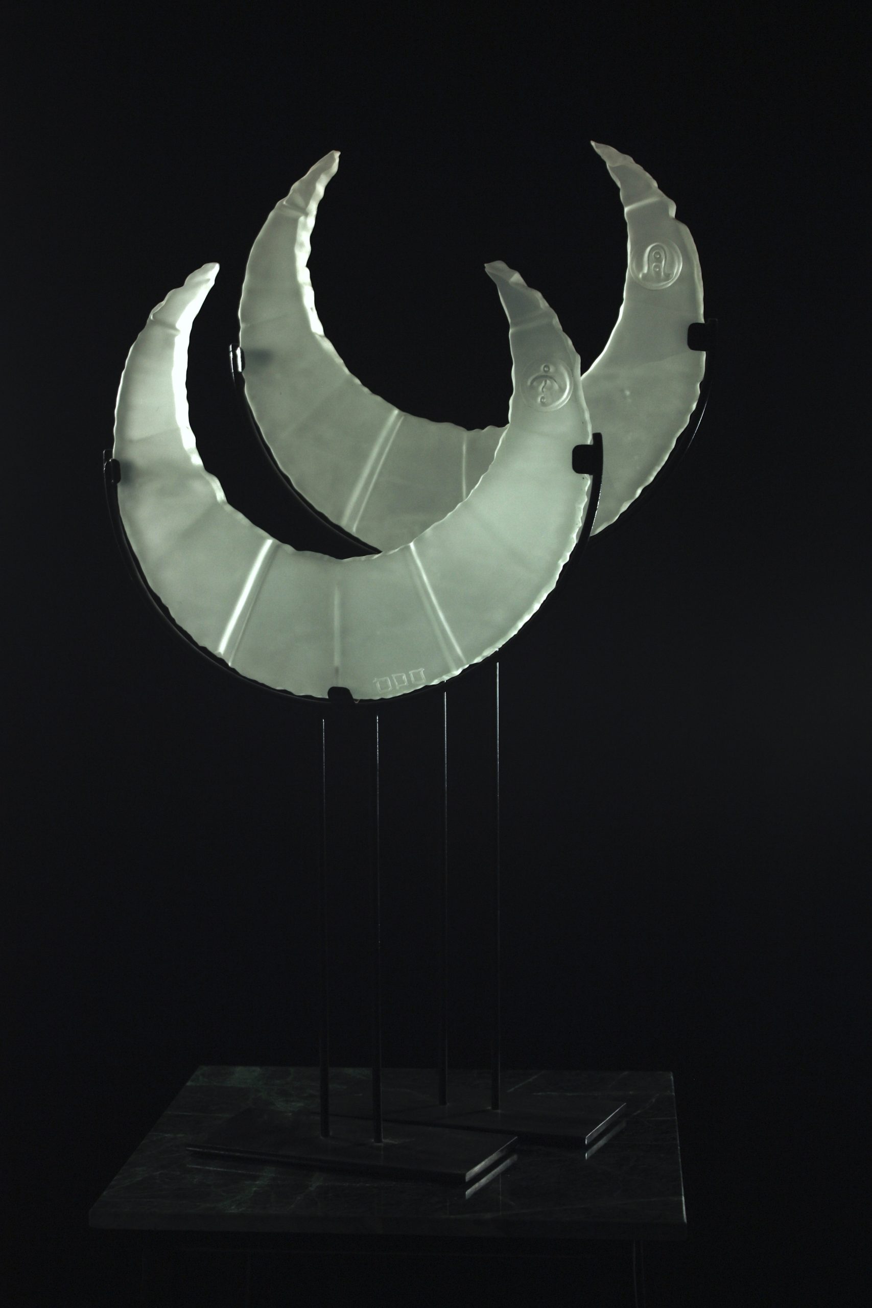 Totem 1/2 Lune